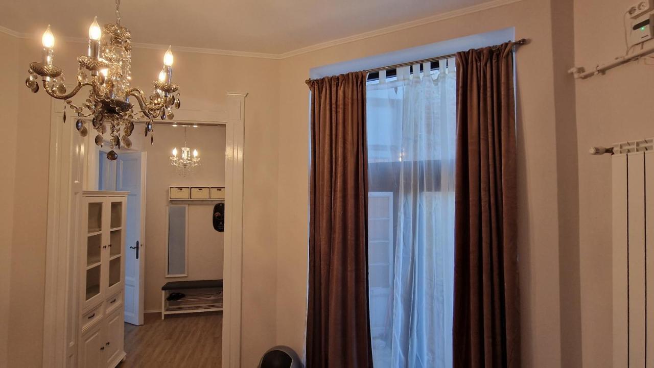Uvs Central Luxury Apartment Oradea Exterior foto