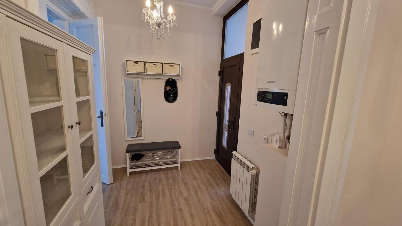 Uvs Central Luxury Apartment Oradea Exterior foto