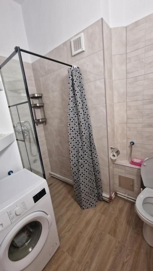 Uvs Central Luxury Apartment Oradea Exterior foto